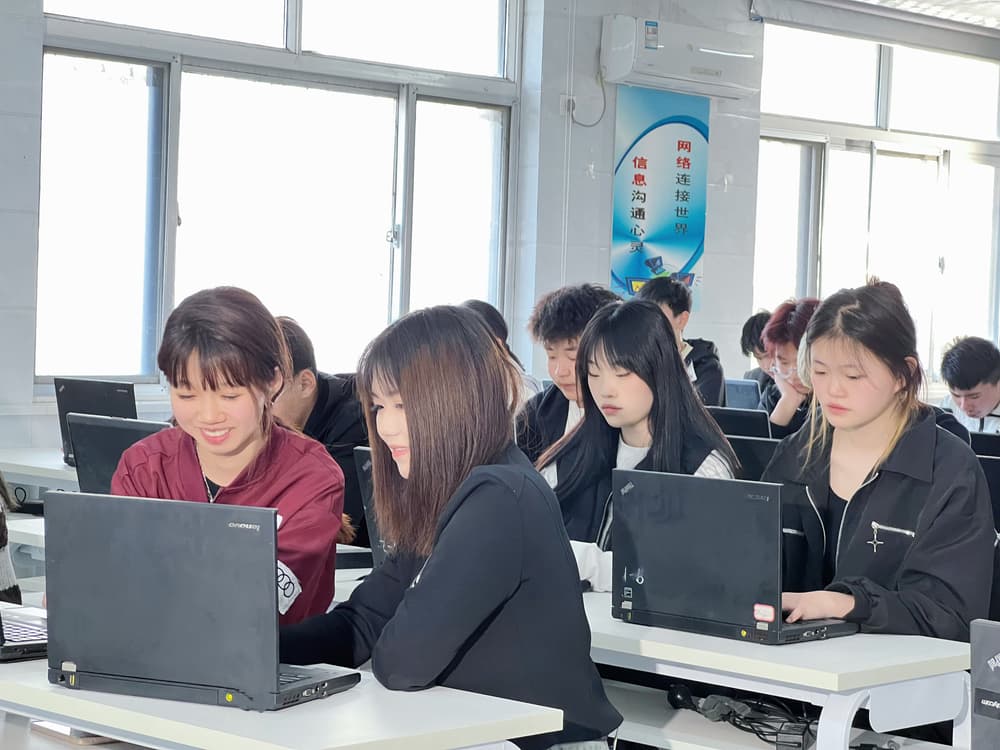 3、广告平面设计.jpg