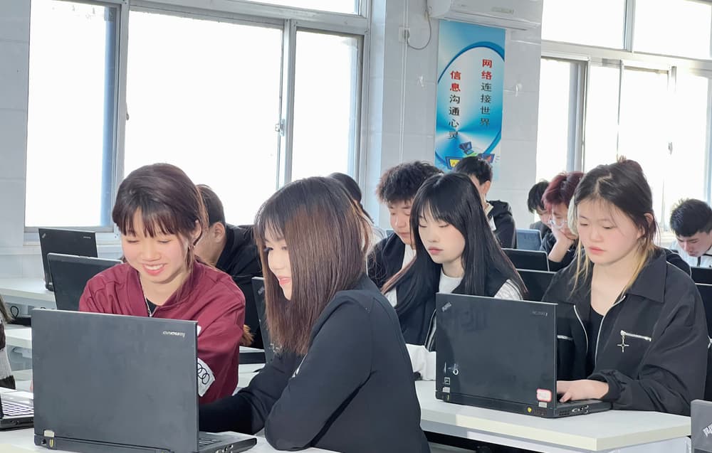 3、广告平面设计.jpg