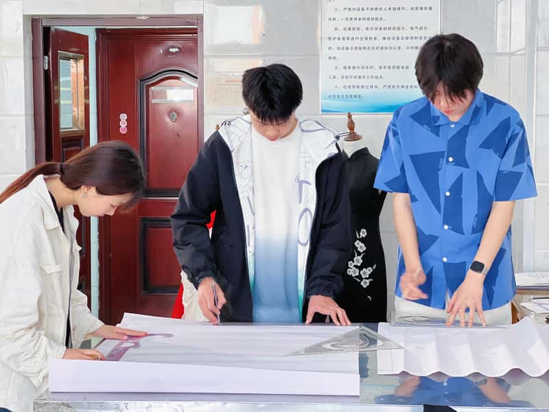 中考失利别气馁 美开乐技校助你逆袭