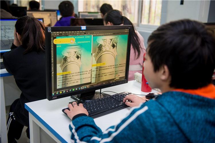计算机培训学校的计算机专业是硬件和软件想结合，面向系统的学习，计算机专业不仅对数学有一些要求对英语也有一些相关的要求
